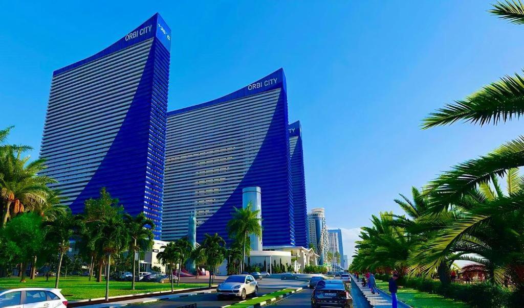 Orbi City- Twin Towers Corpus Cバトゥーミ エクステリア 写真