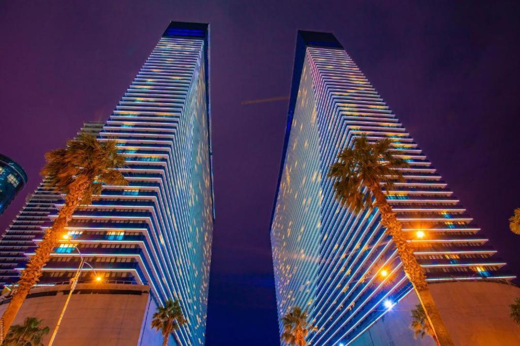 Orbi City- Twin Towers Corpus Cバトゥーミ エクステリア 写真